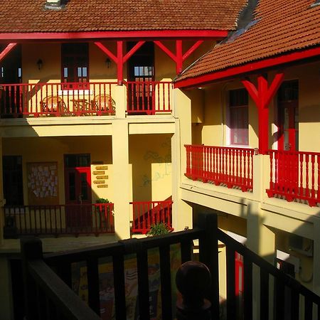 Wheat Youth Hostel Циндао Екстериор снимка