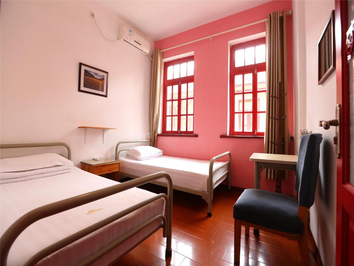 Wheat Youth Hostel Циндао Екстериор снимка