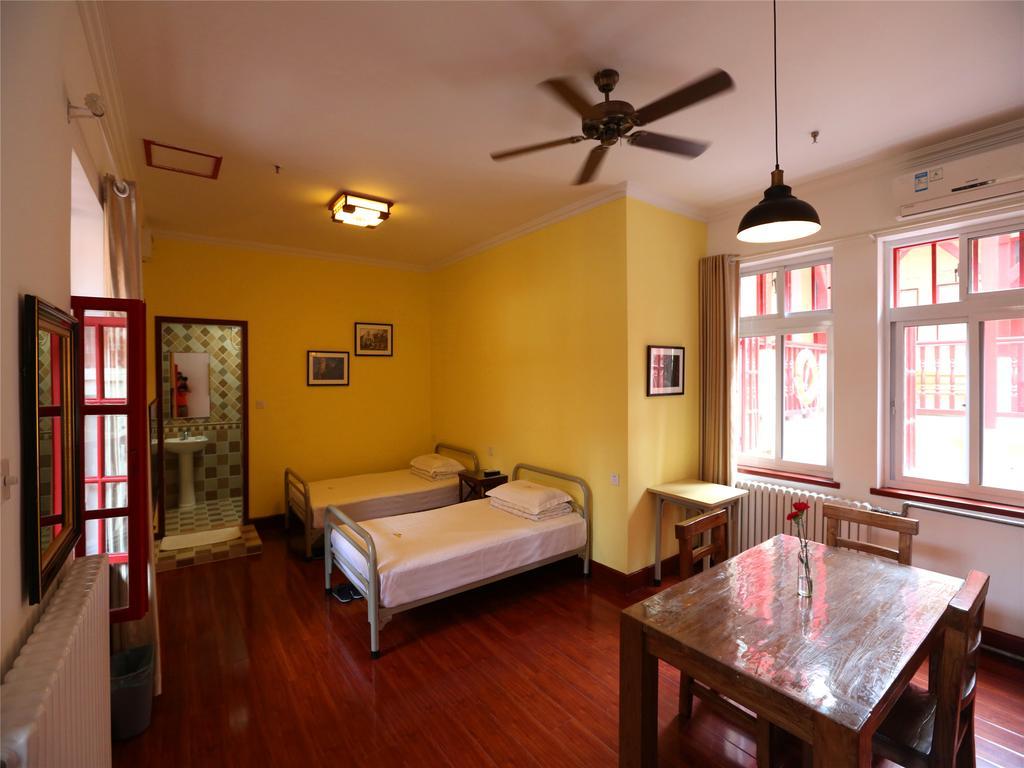 Wheat Youth Hostel Циндао Екстериор снимка