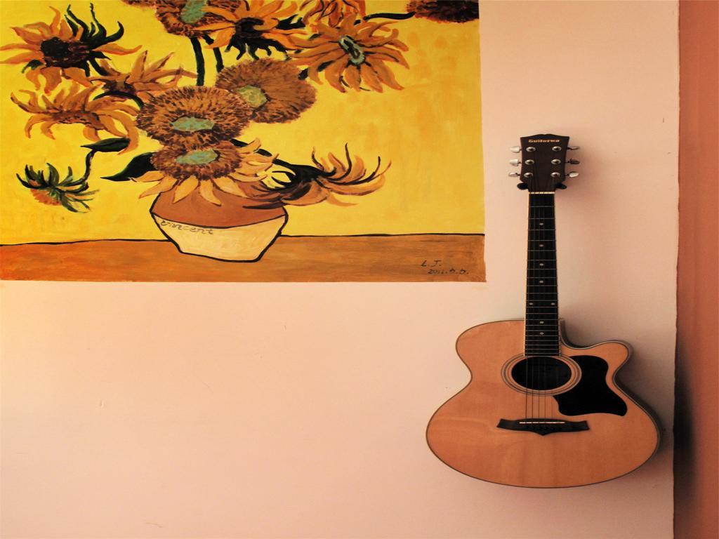 Wheat Youth Hostel Циндао Екстериор снимка