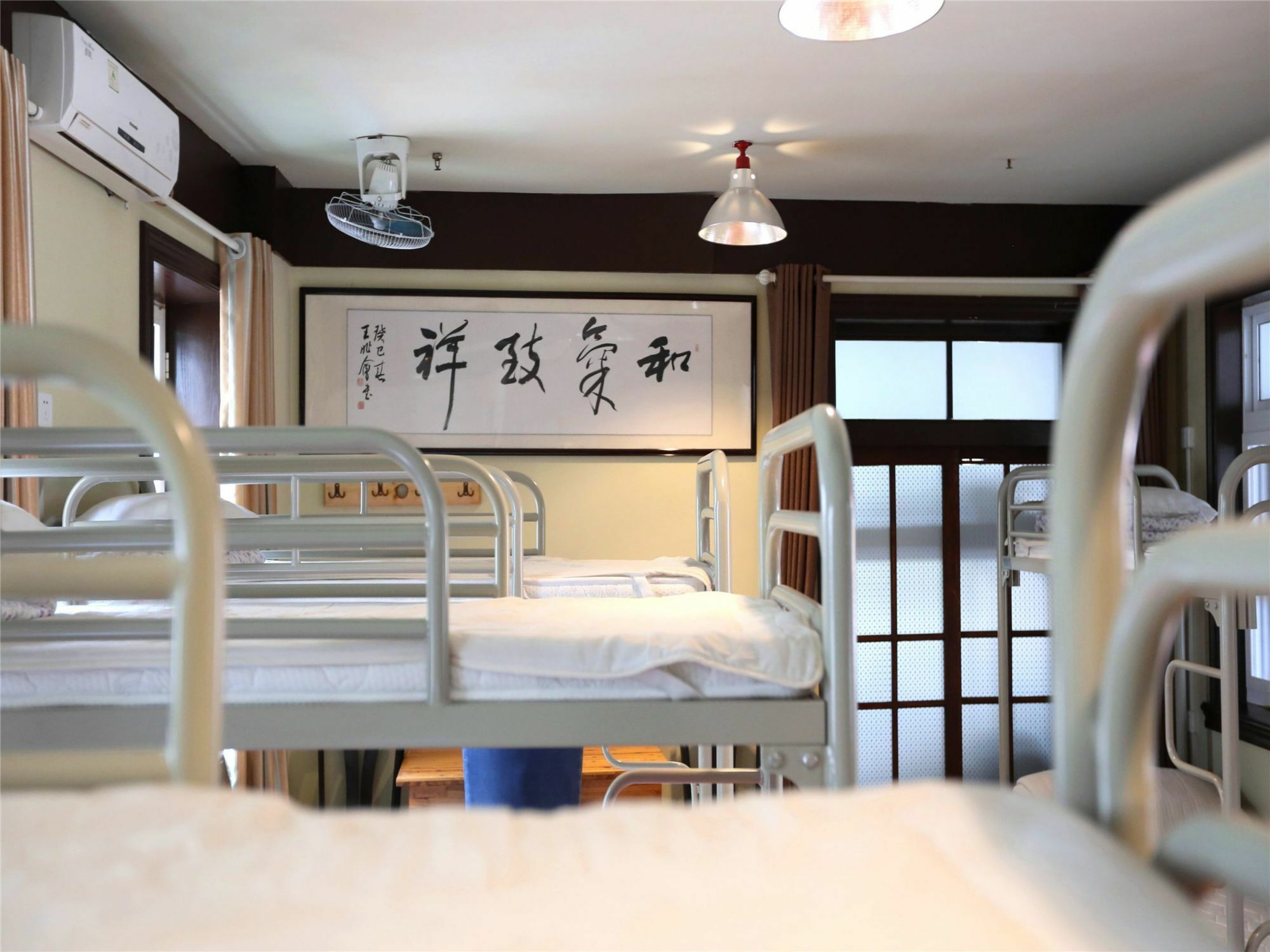 Wheat Youth Hostel Циндао Екстериор снимка