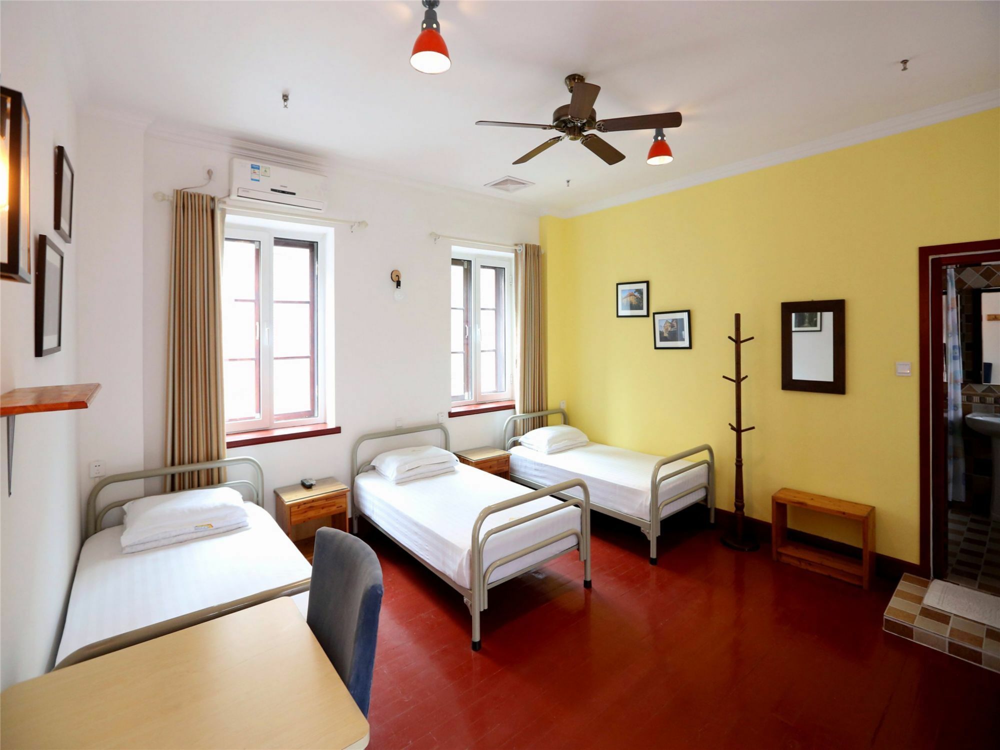 Wheat Youth Hostel Циндао Екстериор снимка
