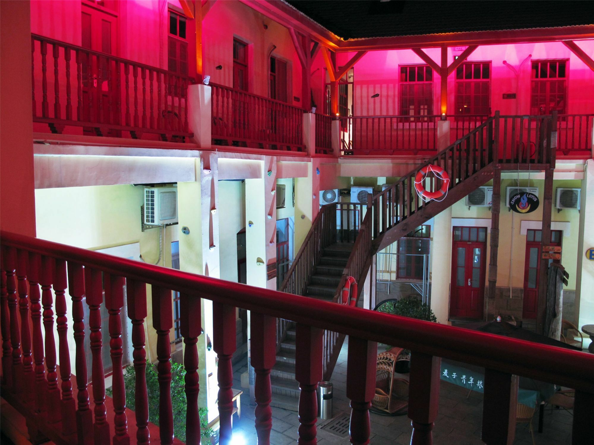Wheat Youth Hostel Циндао Екстериор снимка