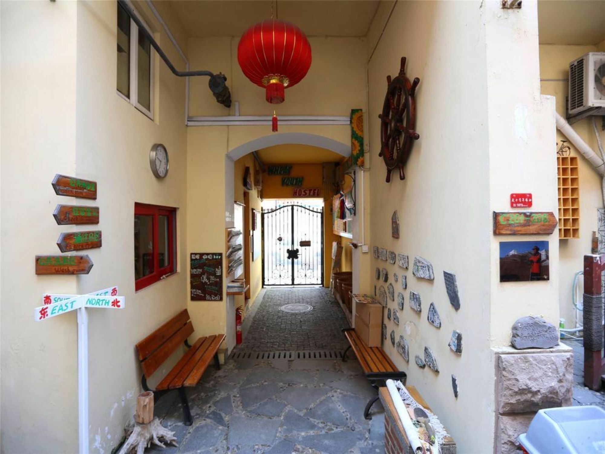 Wheat Youth Hostel Циндао Екстериор снимка