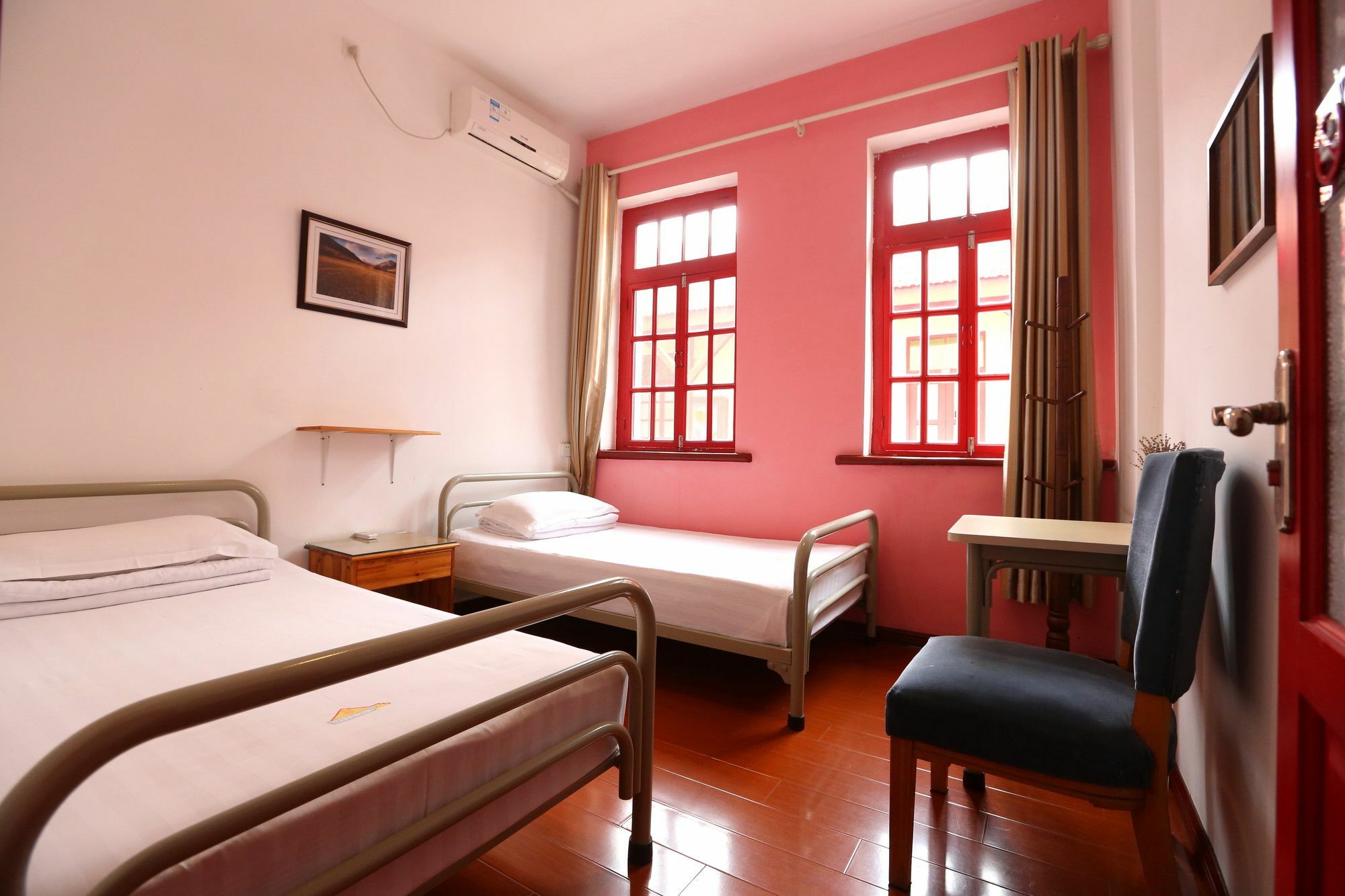 Wheat Youth Hostel Циндао Екстериор снимка